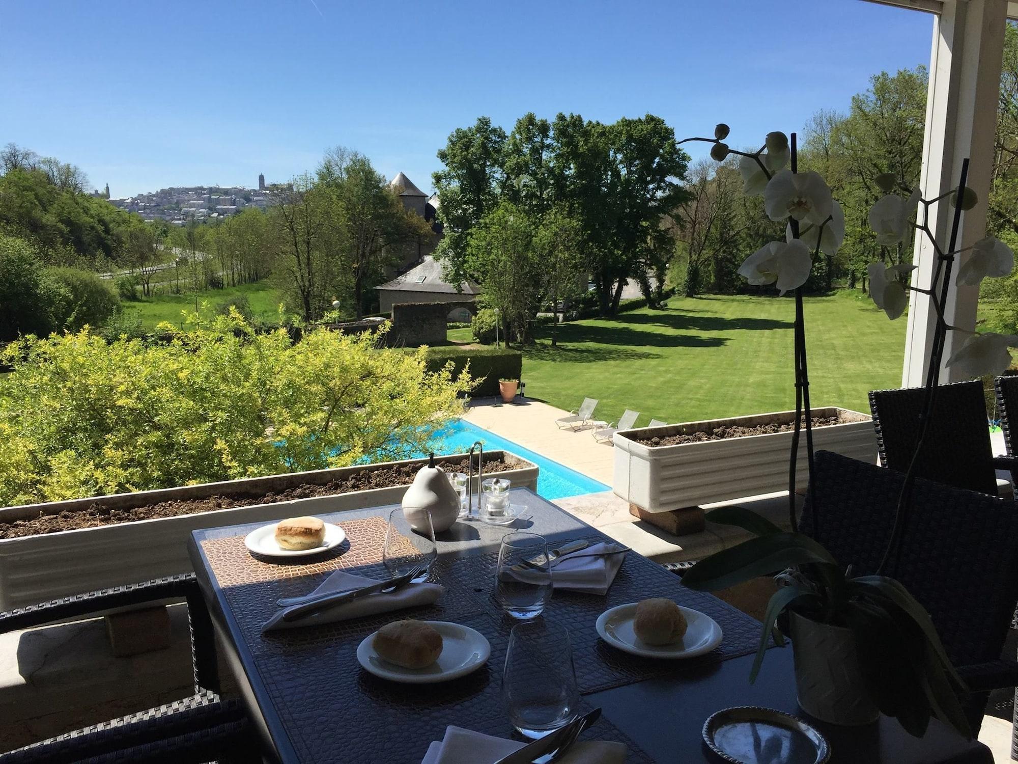 Chateau De Fontanges 4*